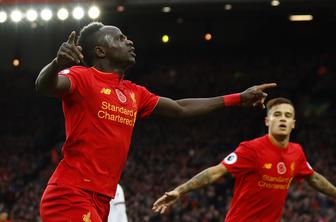 Liverpool z novo blestečo predstavo skočil na vrh