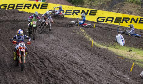 Gajser z dobrimi novicami, znova smola Pancarja, zmagal Herlings