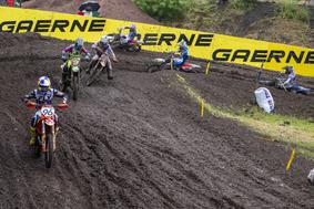 Gajser z dobrimi novicami, znova smola Pancarja, zmagal Herlings
