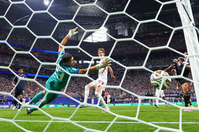Anthony Gordon | Anthony Gordon je na začetku drugega polčasa Anglijo popeljal v vodstvo z 1:0, a je pozneje sledil velik preobrat Argentine. | Foto Reuters