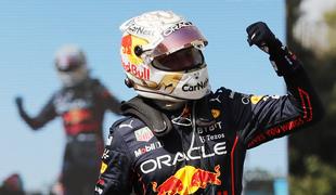 Zaradi sunka vetra v pesku, a po odstopu Leclerca Verstappen vseeno do zmage
