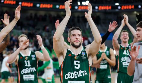 Olimpija po dramatični končnici do velike zmage pred rekordnim številom navijačev