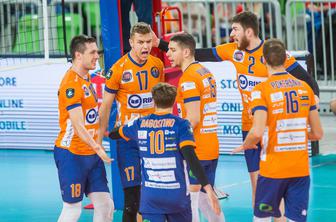 ACH Volley in Calcit izenačena na vrhu