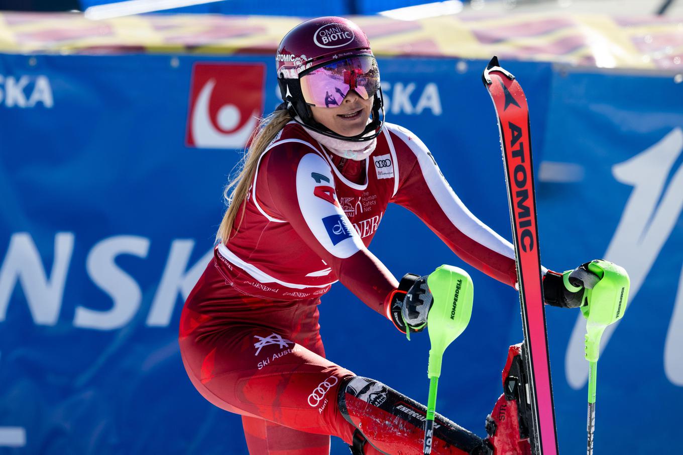 Katharina Gallhuber na prisilni počitek