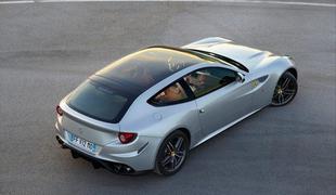 Ferrari FF zdaj tudi z veliko panoramsko šipo