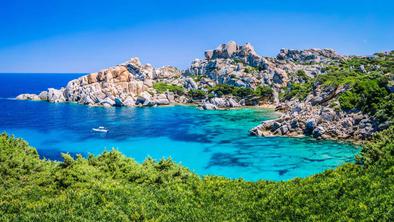 Letos počitnikujemo na jugu Italije: Ciao, Sardinija, Sicilija in Kalabrija!