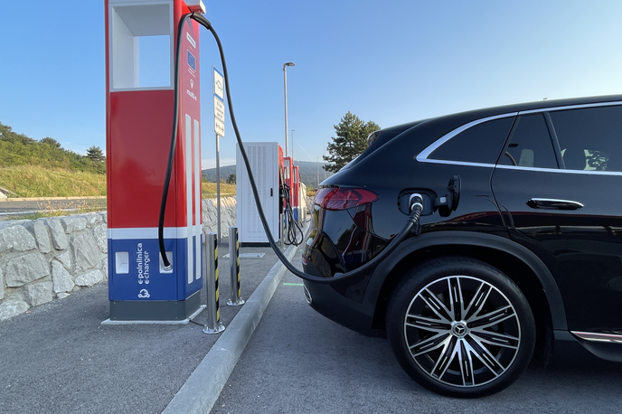 Mercedes EQE SUV | Izziv bo zagotavljati tudi tehnično zanesljivost ultrazmogljivih polnilnic. | Foto Gregor Pavšič