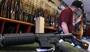 Prodaja orožja se je po pokolu v Koloradu povečala
