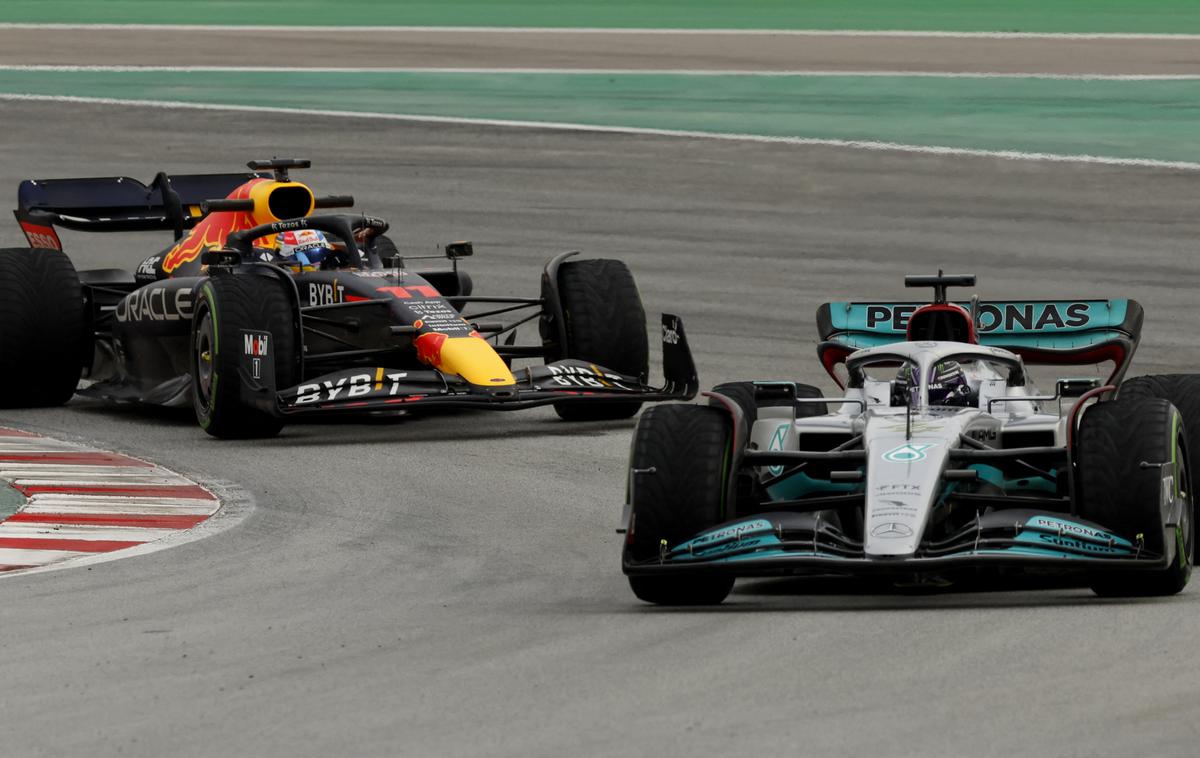 testiranj Hamilton Mercedes Perez Red Bull | Lewis Hamilton in Sergio Perez sta zadnji dan testiranj v Barceloni odpeljala najhitrejša kroga. | Foto Reuters