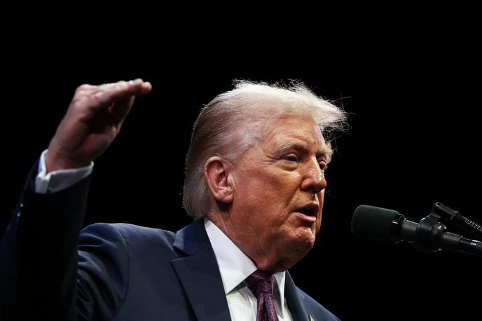 Donald Trump | Donald Trump je tako imenovane recipročne carine proti praktično vsem državam sveta uvedel aprila in se pri tem skliceval na izredne razmere zaradi trajnega zunanjetrgovinskega primanjkljaja ZDA. | Foto Reuters