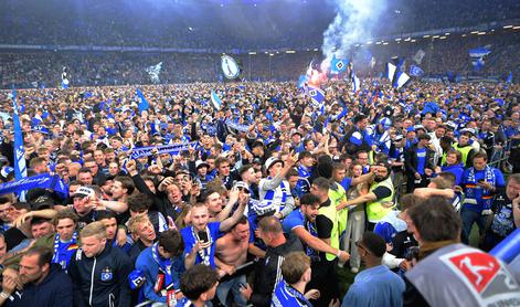Po sedmih letih nazaj v bundesligo, po slavju še neredi