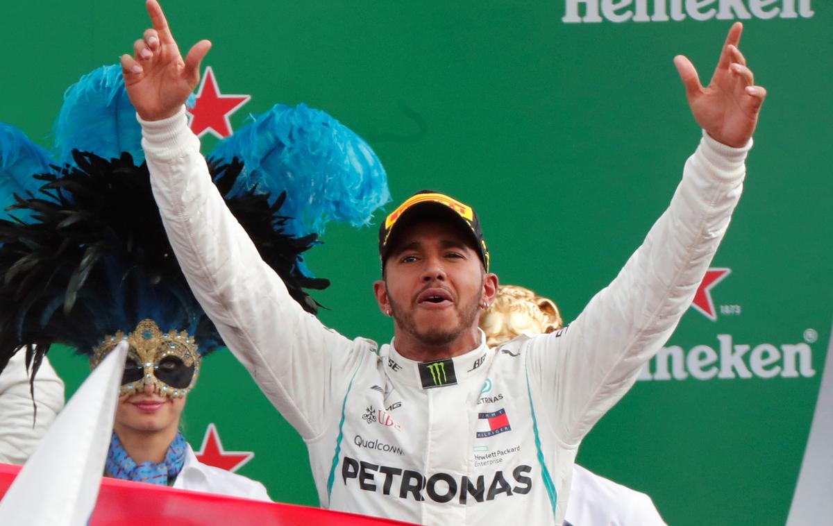 Lewis Hamilton | Lewis Hamilton je v skupnem seštevku še ušel konkurenci. | Foto Reuters