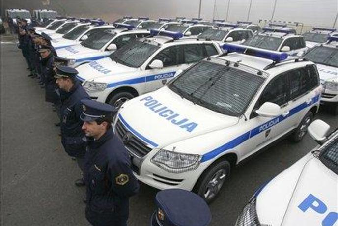 Slovenski policisti v novih touaregih