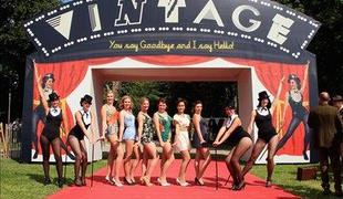 Vintage moda na festivalu Goodwood