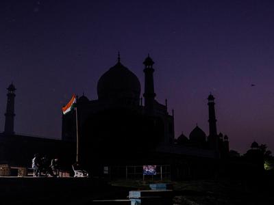 Taj Mahal: veličastna zgradba, ki simbolizira ljubezen med cesarjem in njegovo ženo