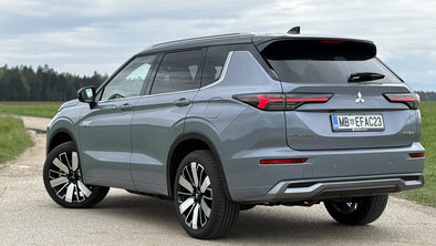 Mitsubishi outlander - je prevečkrat spregledan? Glede na prvi vtis neupravičeno.