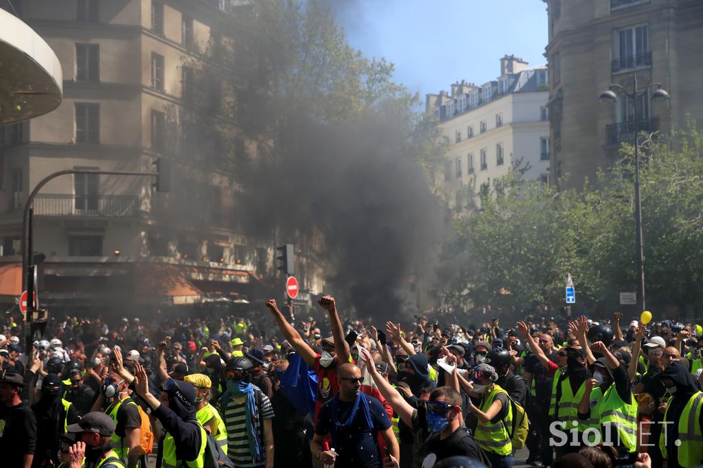 protesti Pariz