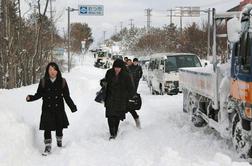 Številne žrtve sneženja in mraza na Japonskem
