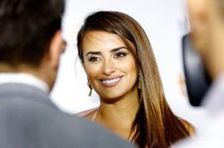 Penelope Cruz z drzno obleko dvignila temperaturo v Torontu