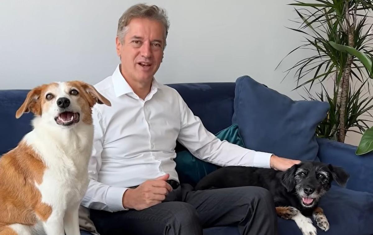 Robert Golob, predsednik vlade | Tako Robert Golob kot njegova partnerka Tina Gaber sta si osebno prizadevala za sprejetje novele zakona o zaščiti živali. | Foto Facebook/posnetek zaslona