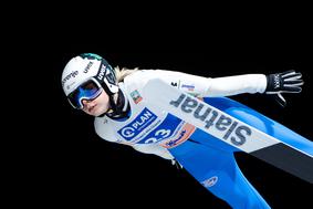 Izvrsten uspeh mlade slovenske skakalke: osvojila je zlato medaljo