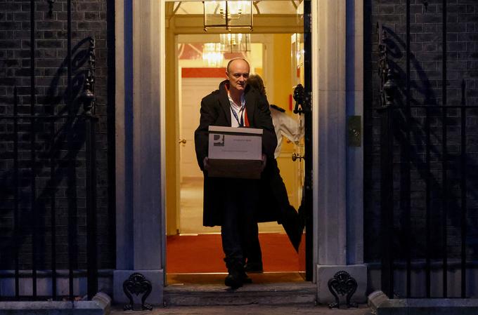 Potrti Cummings novembra lani odhaja z Downing streeta.  | Foto: Reuters