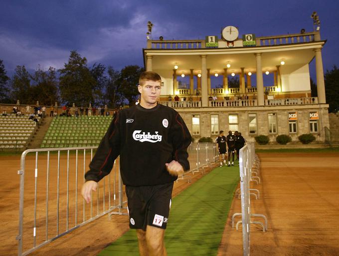 Nekdanji zvezdnik angleškega nogometa Steven Gerrard je pred 14 leti z Liverpoolom gostoval za Bežigradom. | Foto: Reuters
