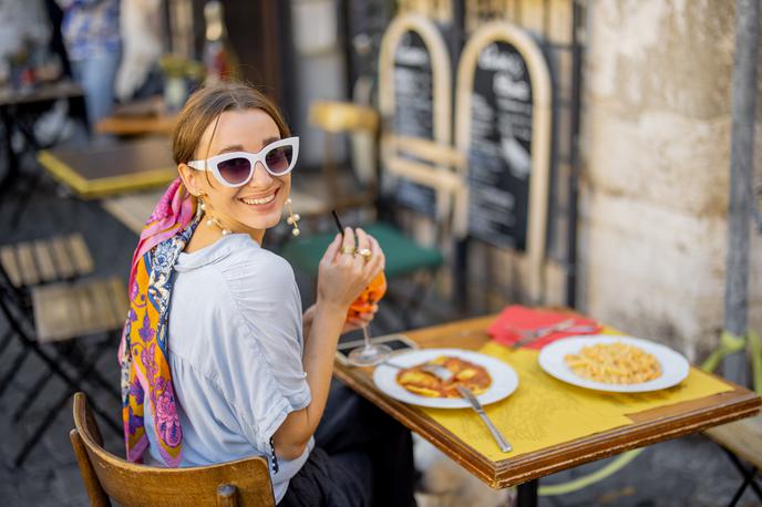 ženska, dekle, poletje, potovanje | Foto Shutterstock