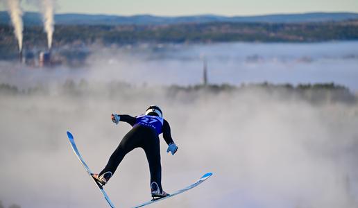 Ob velikem slavju Prevca v Klingenthalu pokazali tudi prvi rdeči karton