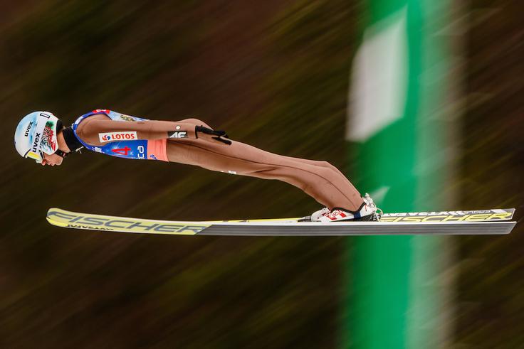 Kamil Stoch je leta 2014 v Planici visoko v zrak že dvignil veliki kristalni globus za skupno zmago v svetovnem pokalu. | Foto: Grega Valančič/Sportida