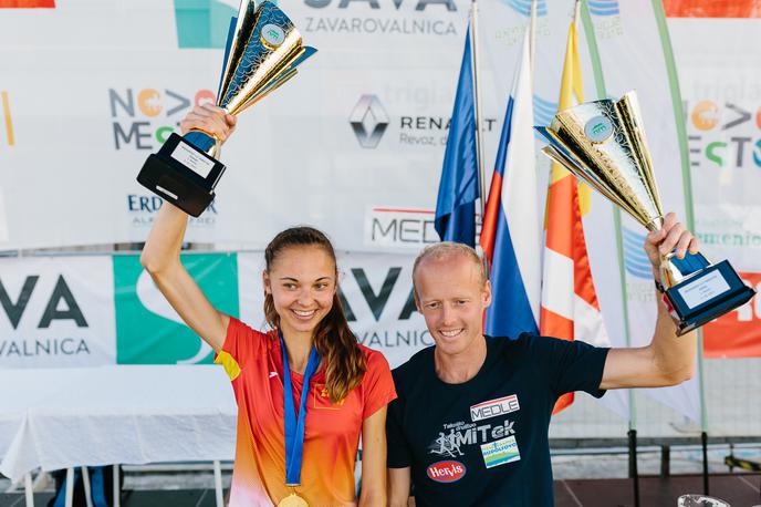 Novomeški polmaraton 2021 | Mitja Krevs in Anja Fink sta državna prvaka v polmaratonu. | Foto Jaka Šuln