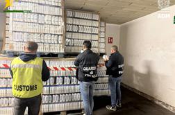 V Trstu zasegli 900.000 ponarejenih šamponov in osvežilcev zraka