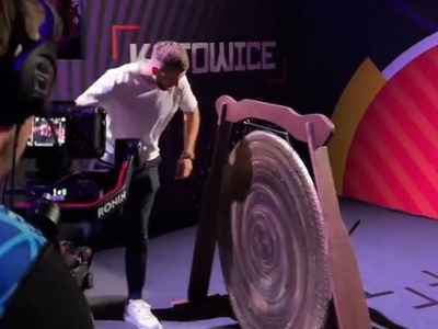 Posebna čast za Aleksa Vlaha na Eurobasketu #video
