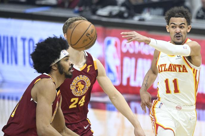 Trae Young | Košarkarji Atlante so si z veliko pomočjo Traeja Younga (38 točk) zagotovili napredovanje v končnico lige NBA. | Foto Reuters