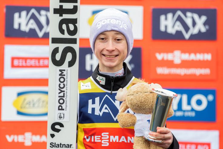 Nika Prevc se je po tekmah v Oslu vrnila v Slovenijo. | Foto: Reuters