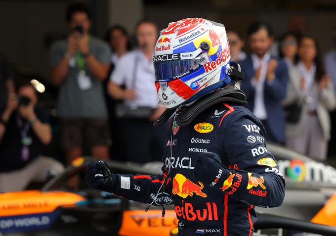Max Verstappen je znova presenetil favorizirani McLaren. | Foto: Reuters