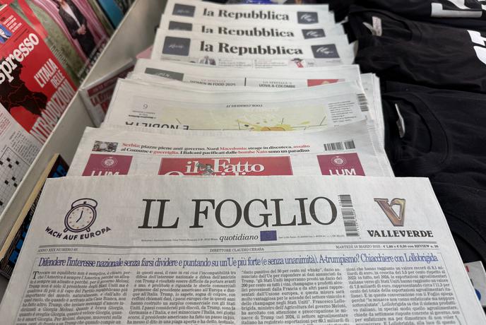 Italijanski časopis z novicami, ki jih piše umetna inteligenca