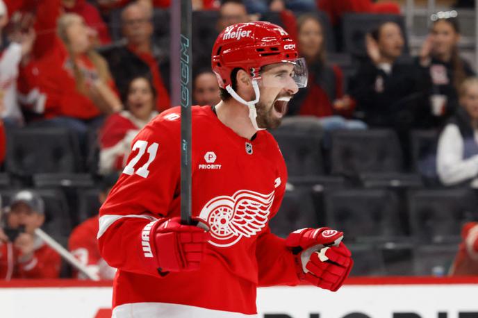Dylan Larkin | Edmonton Oilers gostujejo pri Detroitu, za katerim je serija štirih zmag. | Foto Reuters