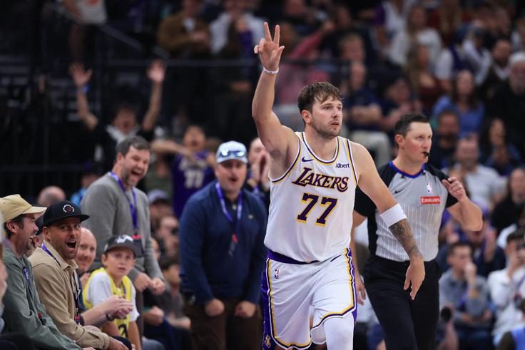 Tri tisoč točk je dosegel v 95 tekmah, kar je najhitreje med vsemi košarkarji v zgodovini Lakersov. | Foto: Reuters