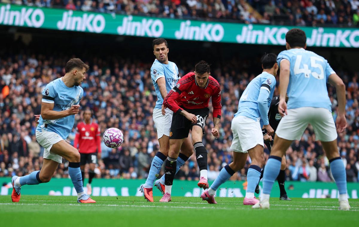 City United Benjamin Šeško | Benjamin Šeško je v 3. minuti ogrozil vrata Cityja, nato pa ni več streljal na vrata gostiteljev. Zelenico je zapustil v 80. minuti pri zaostanku 0:3. | Foto Reuters