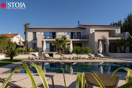 La Residenza Poreč, Stoja Trade