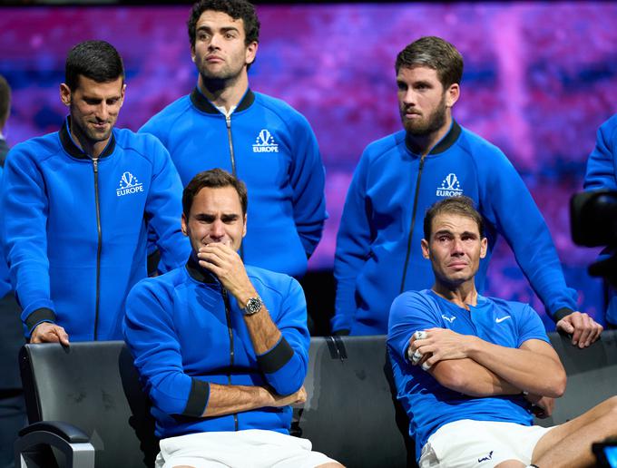 V Londonu so solze oblile tudi Rafaela Nadala, velikega tekmeca in dobrega prijatelja Rogerja Federerja. | Foto: Reuters
