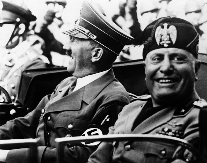 Adolf Hitler z italijanskim zaveznikom Benitom Mussolinijem. | Foto: Getty Images