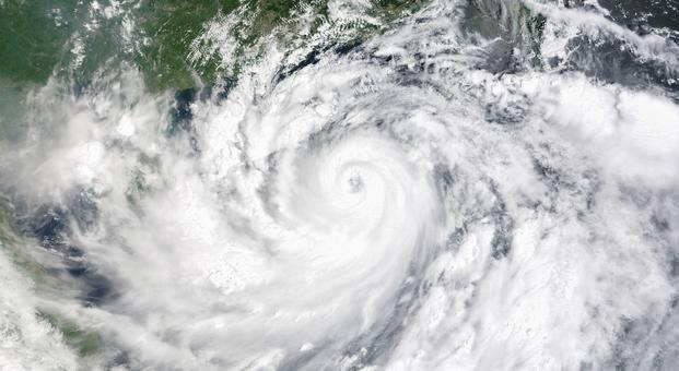 Na vidiku je bombni ciklon, ki lahko vpliva tudi na vreme v Sloveniji