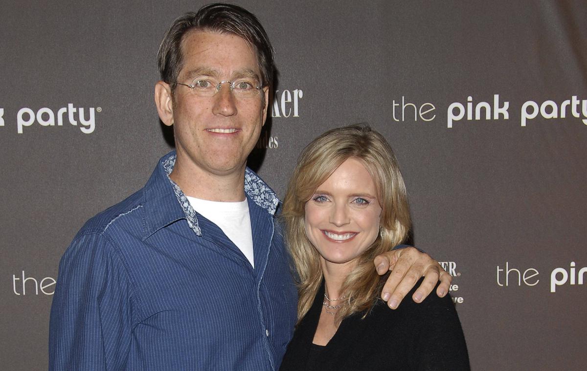 Courtney Thorne-Smith in Roger Fishman | Zdaj že nekdanja zakonca sta se poročila na novoletni dan leta 2007, kot je razvidno iz dokumenta, pa ločeno živita od septembra 2021. | Foto Guliverimage