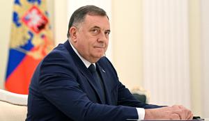 Hud udarec za Milorada Dodika