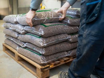 Na Celjskem več goljufij: kupili lesne pelete, prejeli jih niso