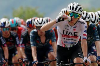 Pogačar in Roglič sta si oddahnila, Mohoriča zdelala vročina #video