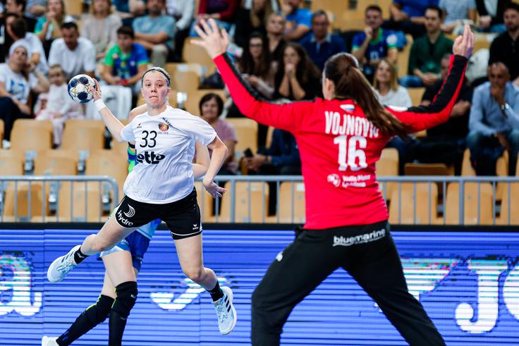 Maja Vojnovič je branila le v prvem polčasu in zbrala 14 obramb. | Foto: Aleš Fevžer