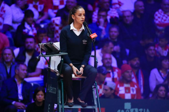 Marijana Veljović | Sprva je srbska sodnica ignorirala hrvaške navijače, nato pa jih je le pozdravila. | Foto Gulliver/Getty Images